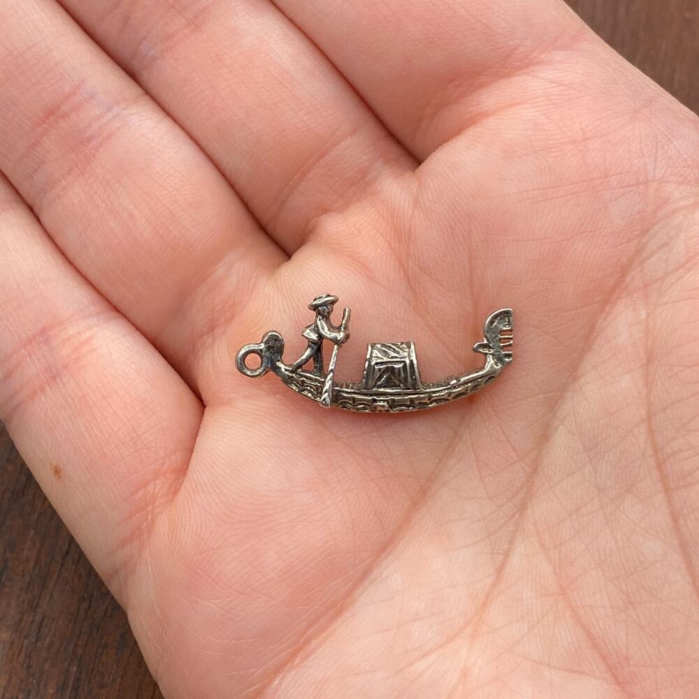 Vintage 925 Sterling Silver Gondola Boat Gondolier Rowing Pendant Bracelet Charm